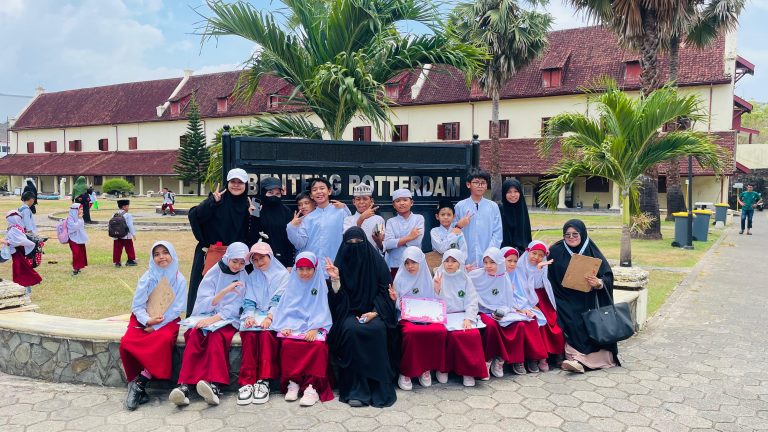 Kegiatan siswa Andalusia Islamic School